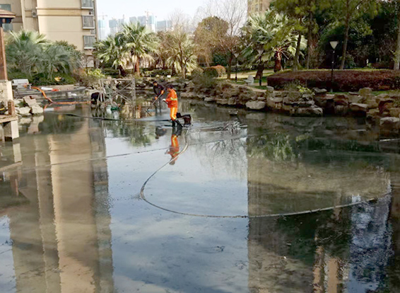 延吉景观池淤泥清理