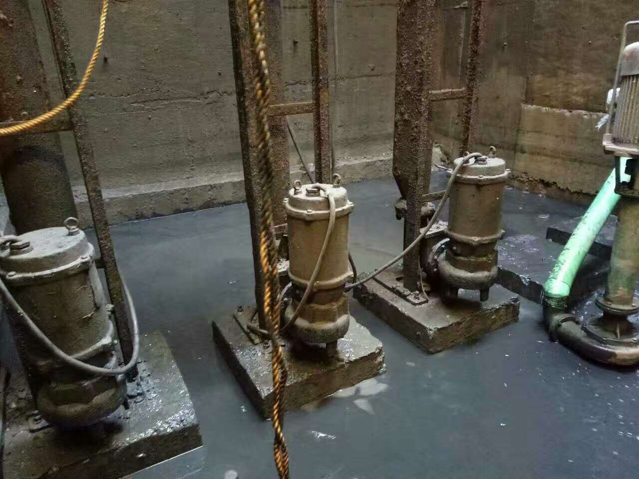 延吉污水池清理